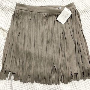 NWT- BB Dakota -4. Faux Suede Fringe Skirt